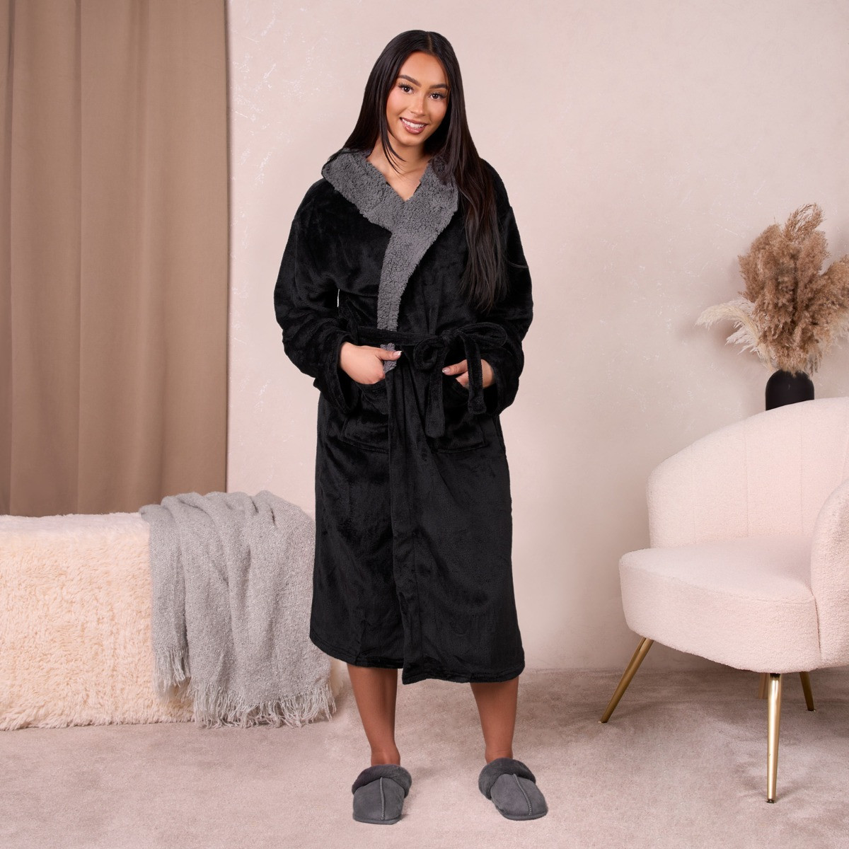 Sienna Hooded Sherpa Fleece Dressing Gown - Black>