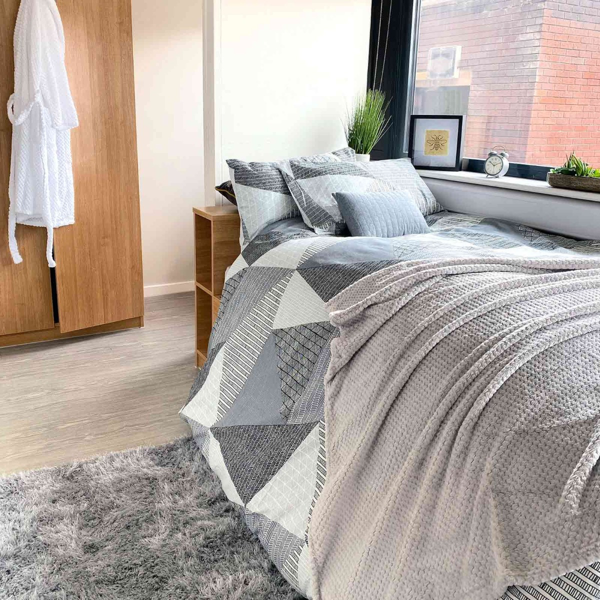 The Throw Some Shapes Bundle>