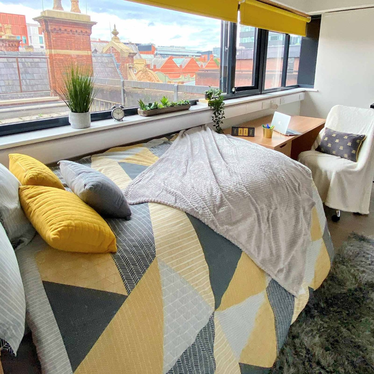 The Throw Some Shapes Bundle>