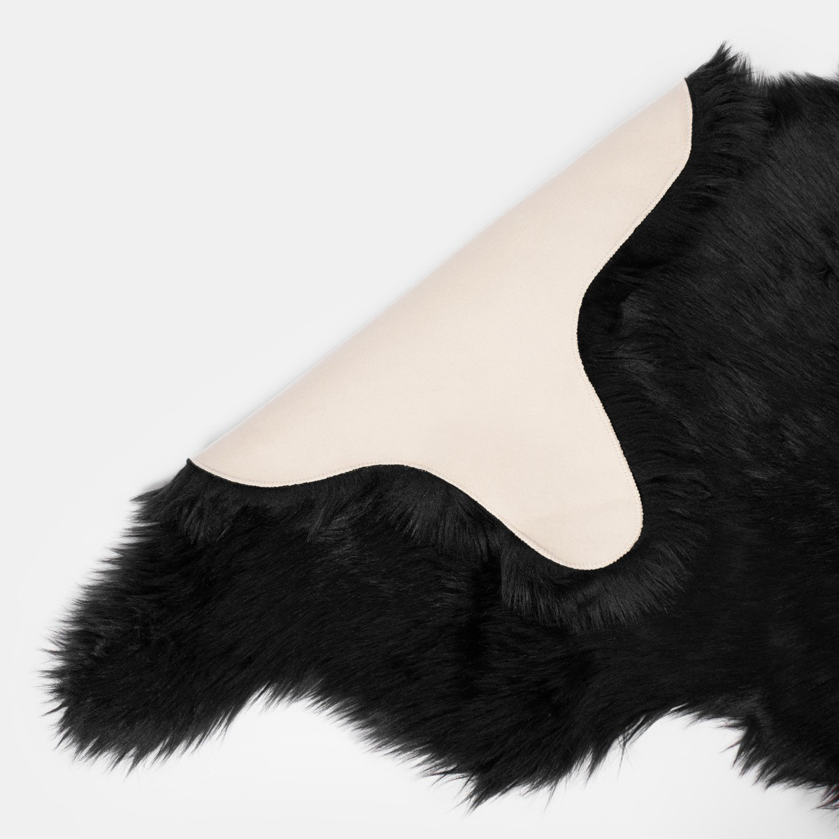 Sienna Faux Fur Sheepskin Rug, Black - 60 x 90cm>