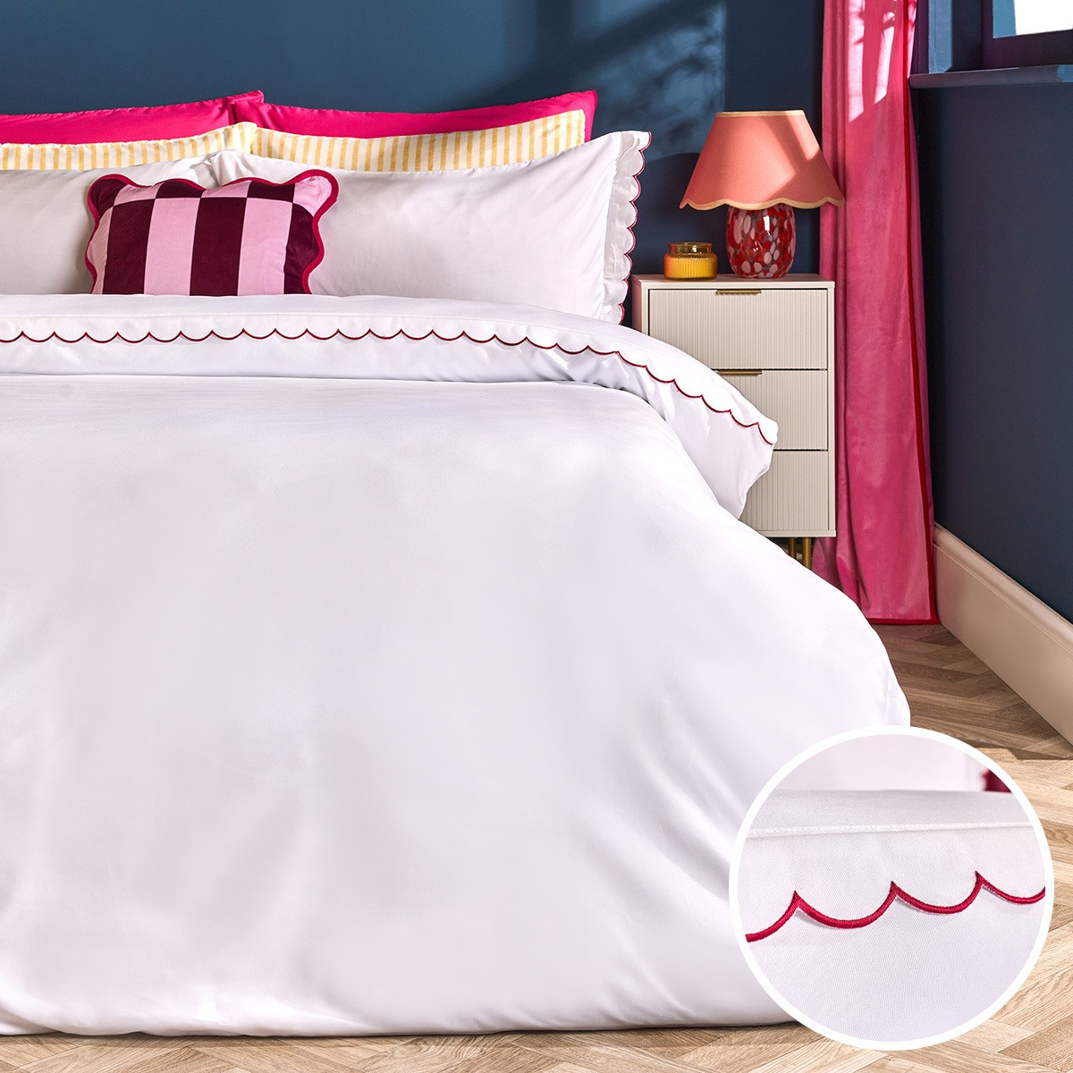 OHS Scallop Edge Contrast Duvet Cover Set, White/Hot Pink - Single>