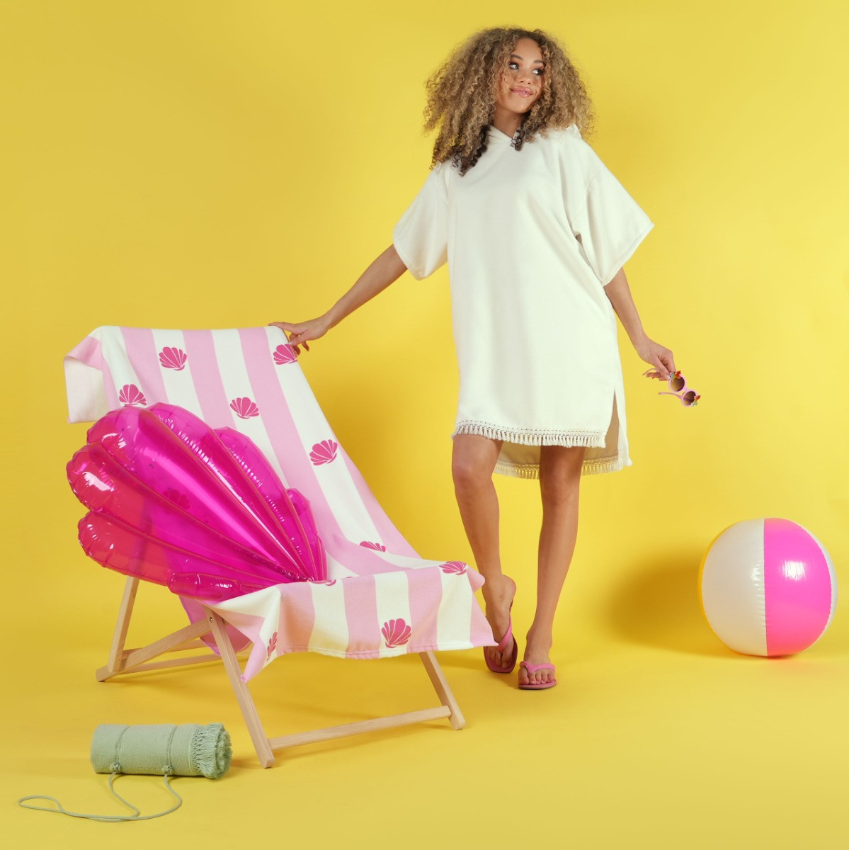 OHS Tassel Hem Short Sleeve Beach Cover Up Poncho Towel - White>