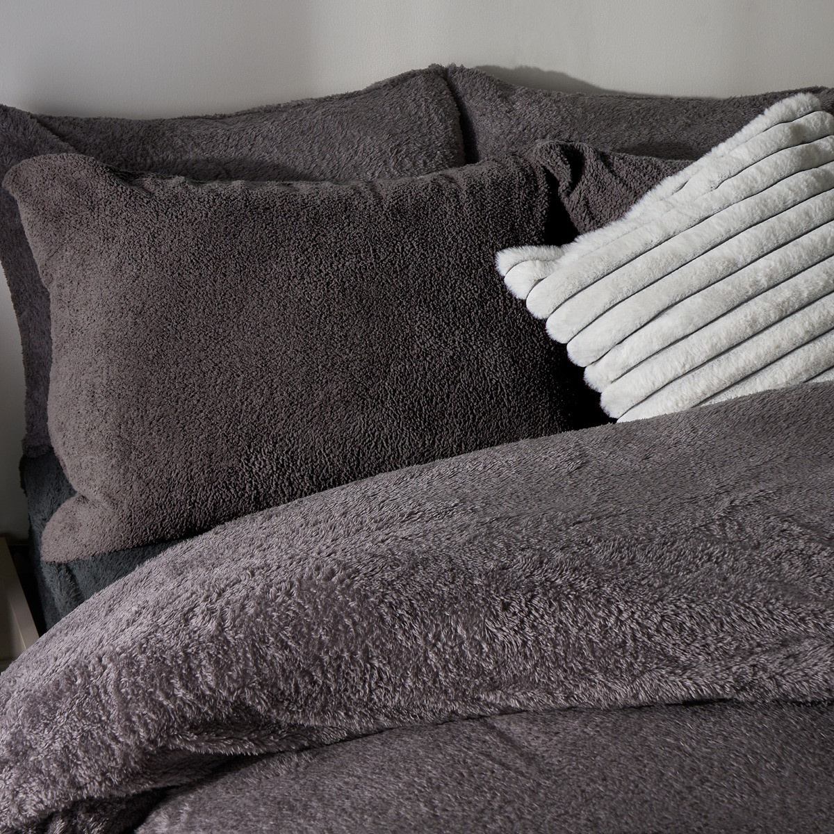 OHS Teddy Fleece Duvet Cover Set, Charcoal - Double>
