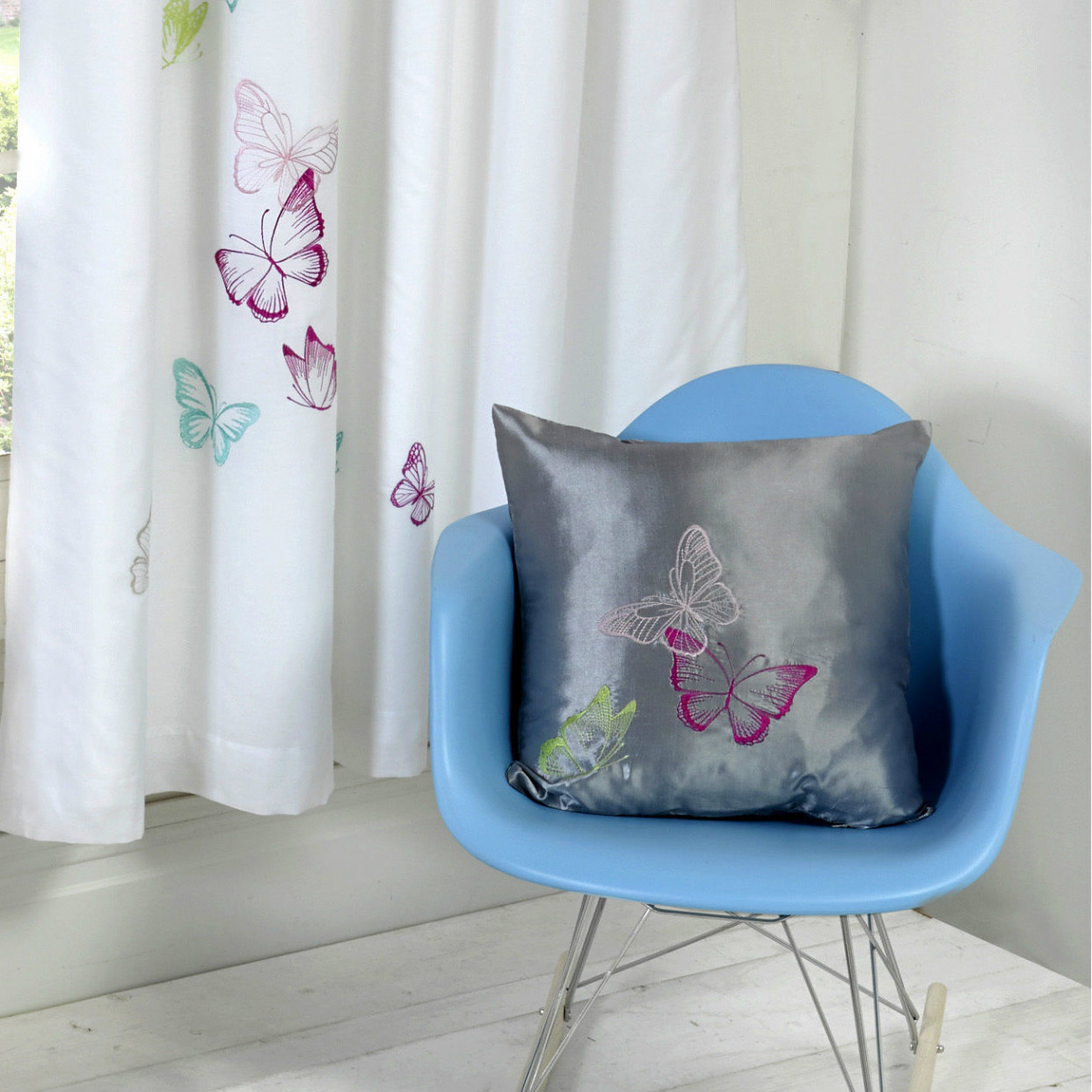Tobias Baker Square Butterflies Filled Cushion Grey - 45 x 45 cm>