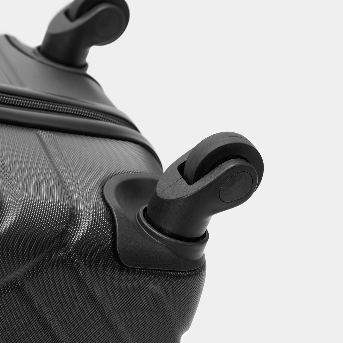 OHS 4 Wheel Hard Shell Suitcase - Black>