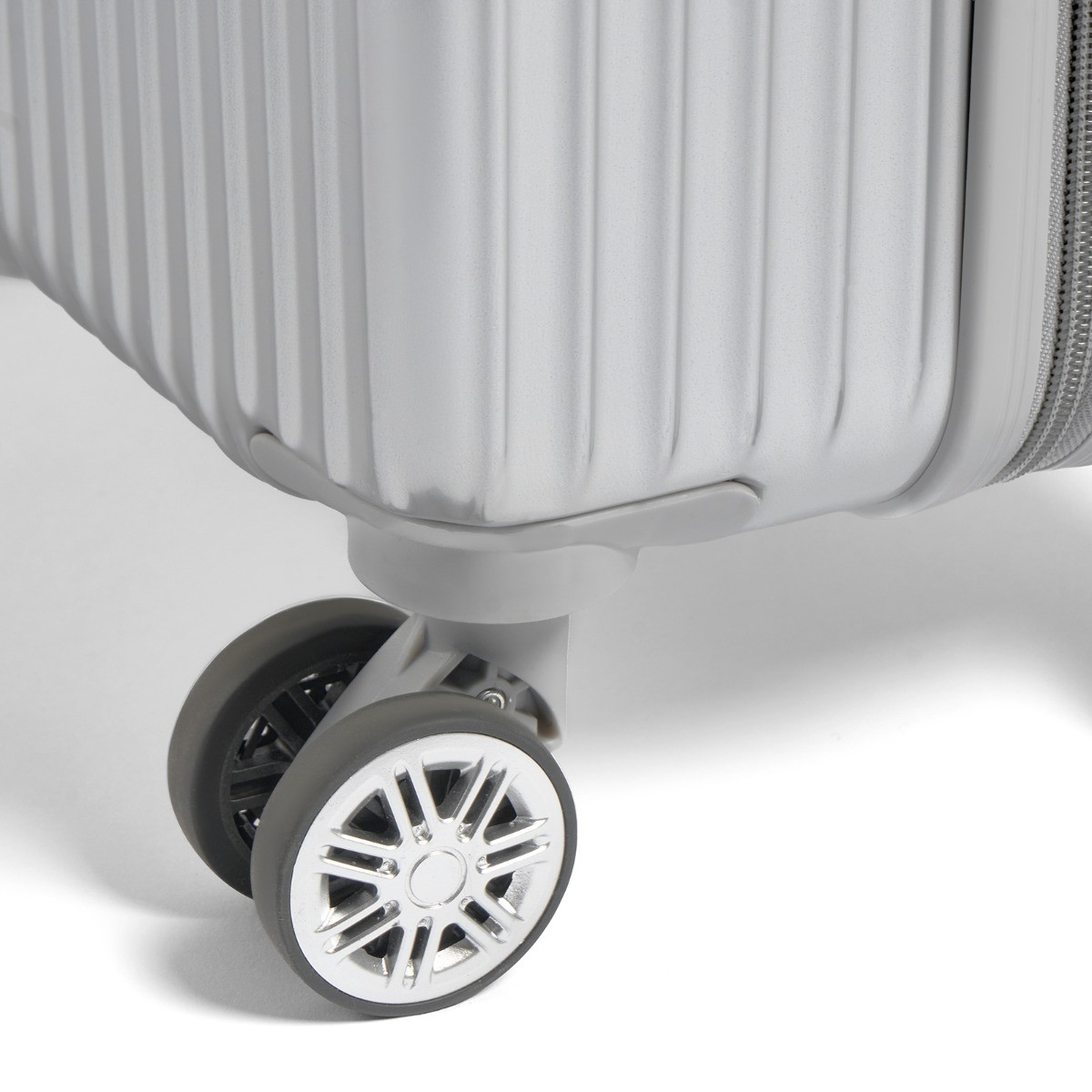 OHS 4 Wheel Hard Shell Metallic Suitcase, Silver - 3 Pack>