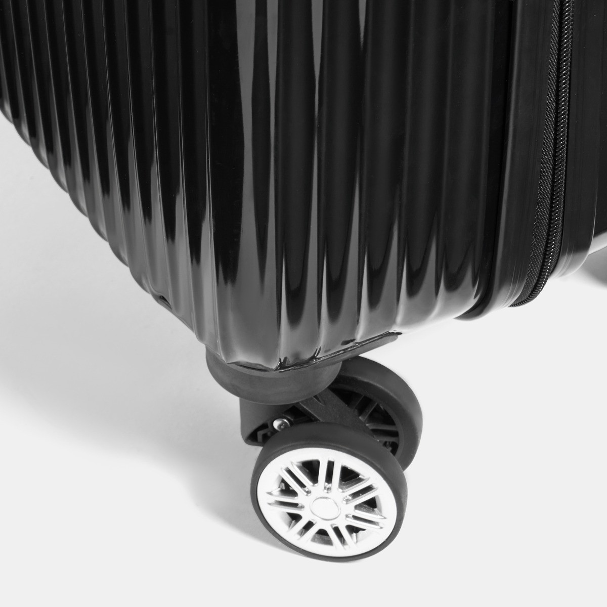 OHS 4 Wheel Hard Shell Metallic Suitcase, Black - 3 Pack>