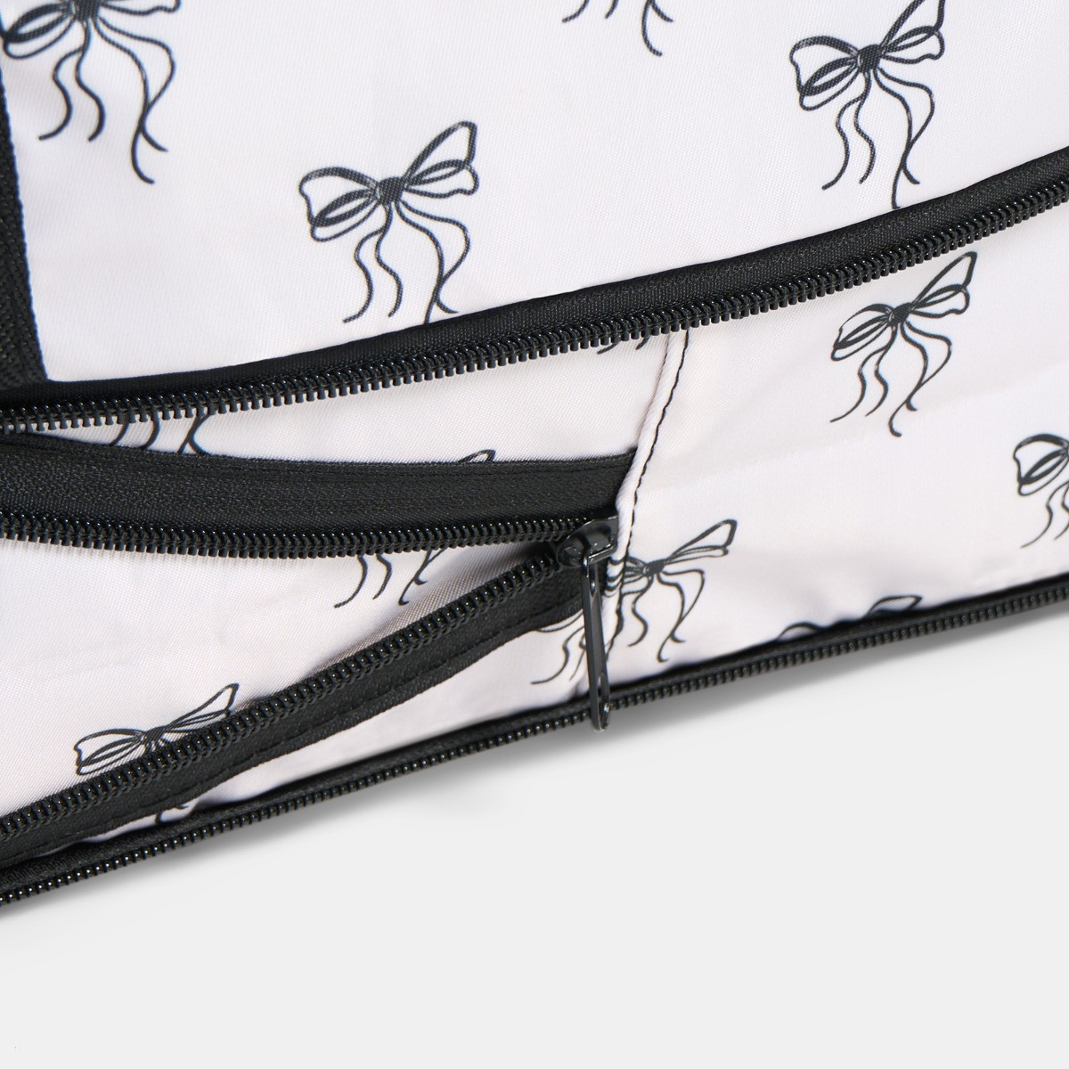 OHS Bow Print Overnight Weekend Travel Bag - Mobochrome>