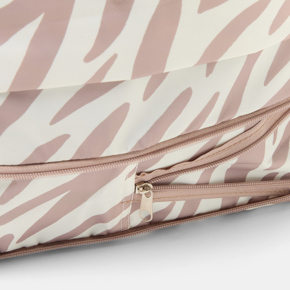 OHS Zebra Print Overnight Weekend Travel Bag - Beige>
