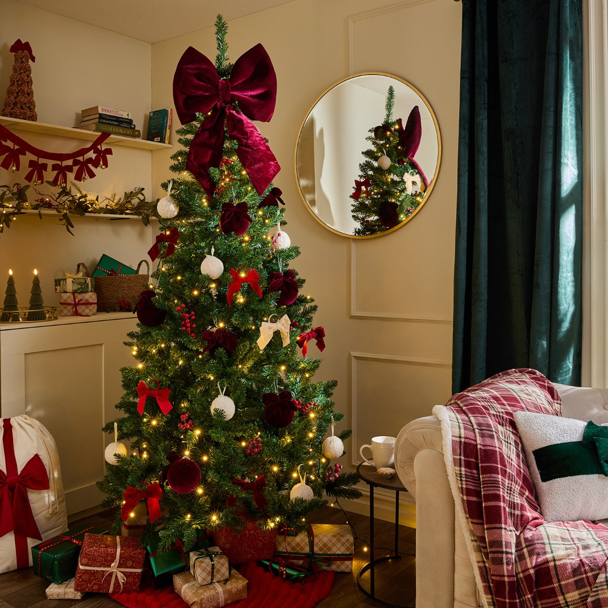 OHS Artificial Christmas Tree, Green - 7ft>