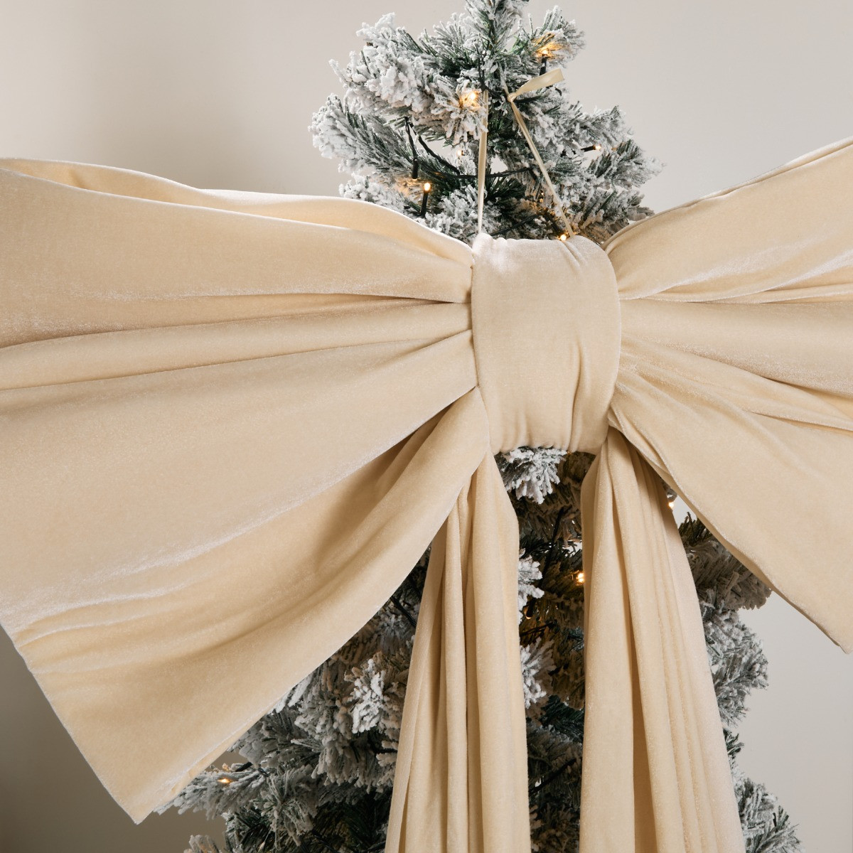 OHS Velvet Christmas Tree Bow - Cream>