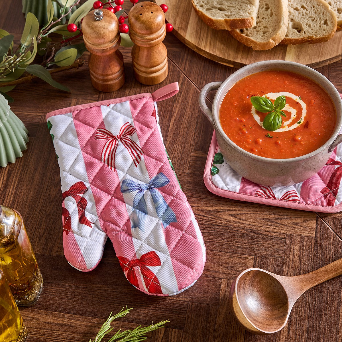OHS Multi Bow Stripe Oven Mit & Pot Stand Set - Pink/White>