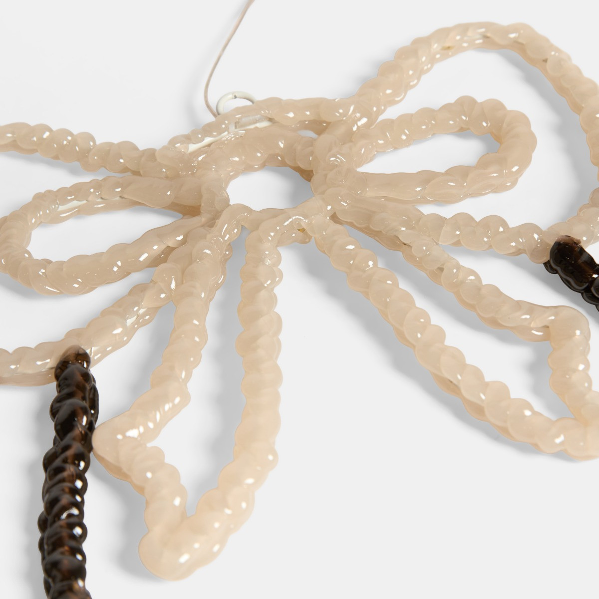 OHS LED Bow Wreath - Cream/Black>