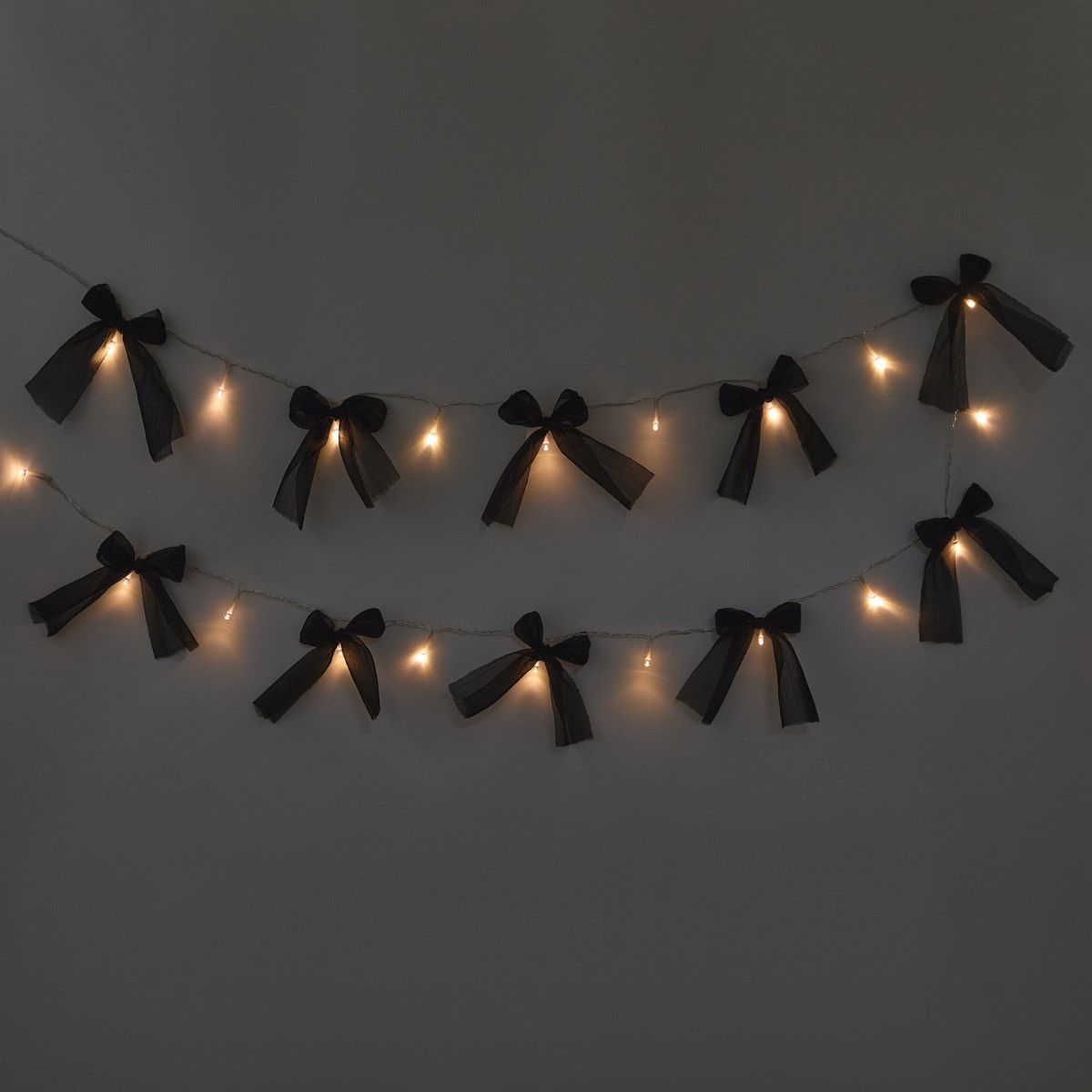 OHS 10 Pack LED Bow String Lights - Black>