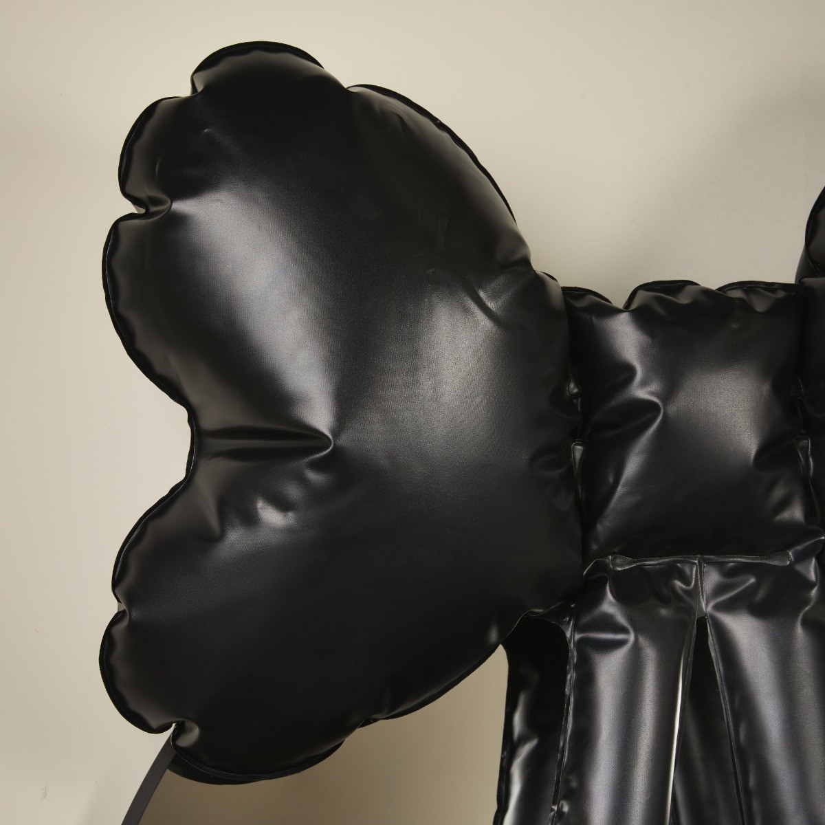 OHS Indoor/Outdoor Inflatable Hanging Bow Decoration - Black>