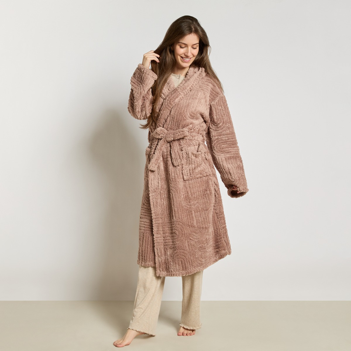 OHS Tufted Arches Fleece Dressing Gown, Adults - Coffee>