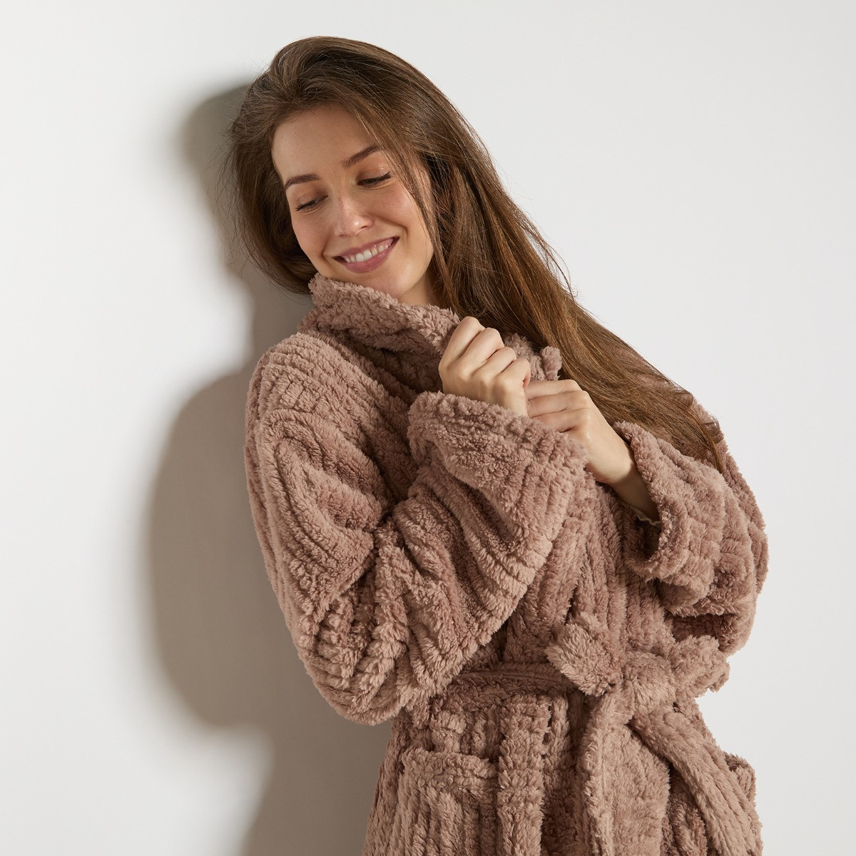 OHS Tufted Arches Fleece Dressing Gown, Adults - Coffee>