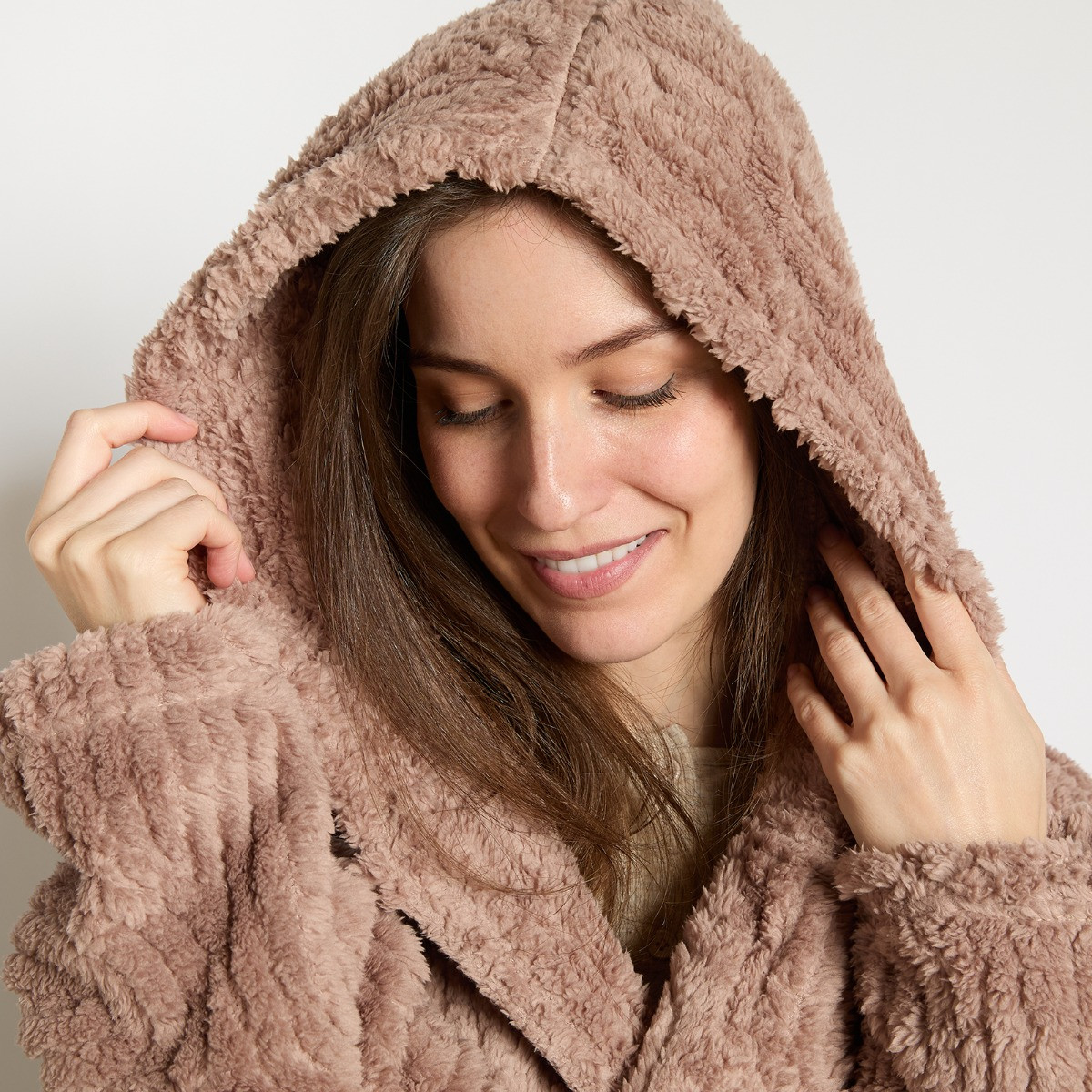 OHS Tufted Arches Fleece Dressing Gown, Adults - Coffee>