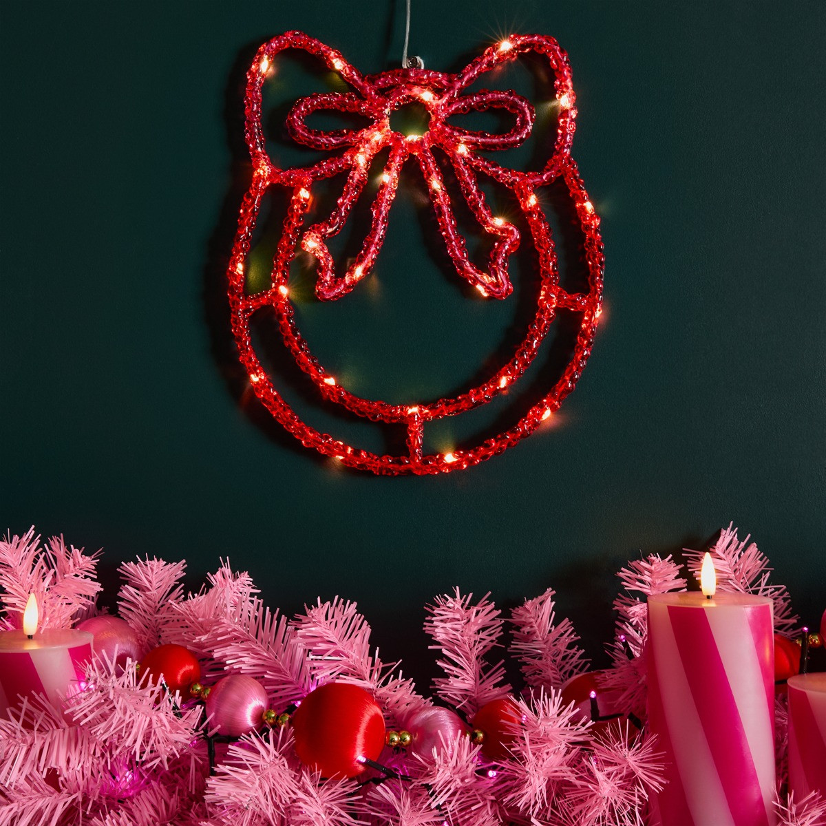 OHS LED Bow Wreath - Hot Pink/Red>