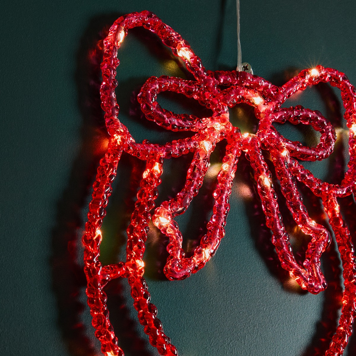 OHS LED Bow Wreath - Hot Pink/Red>