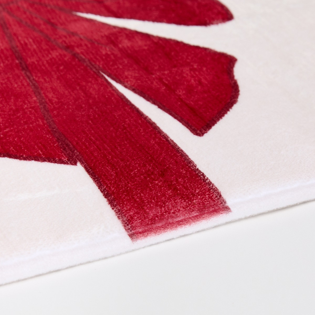 OHS Unwrap Me Slogan Bath Mat - Red/White>