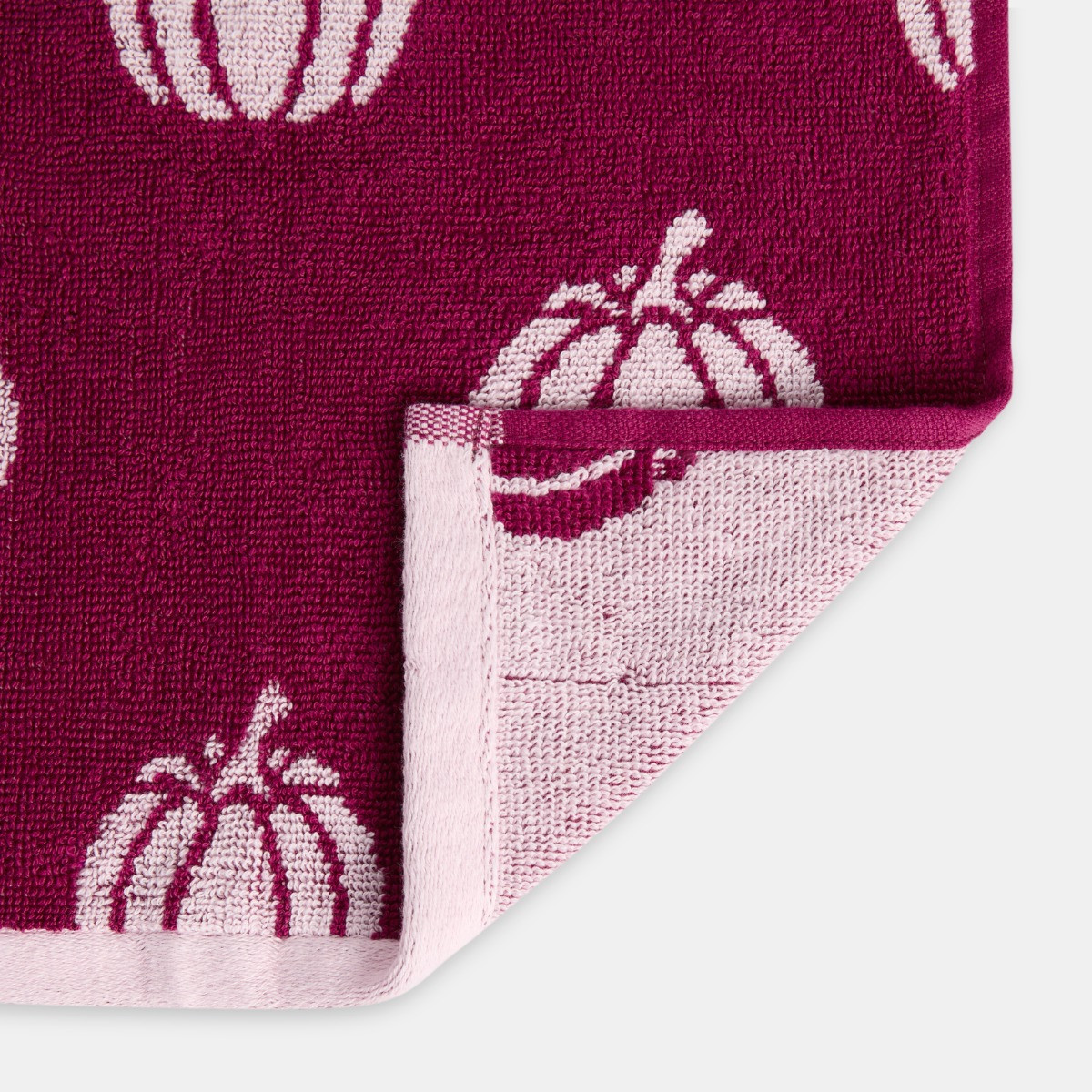 OHS 100% Cotton Tufted Pumpkin Jacquard Towel - Burgundy>