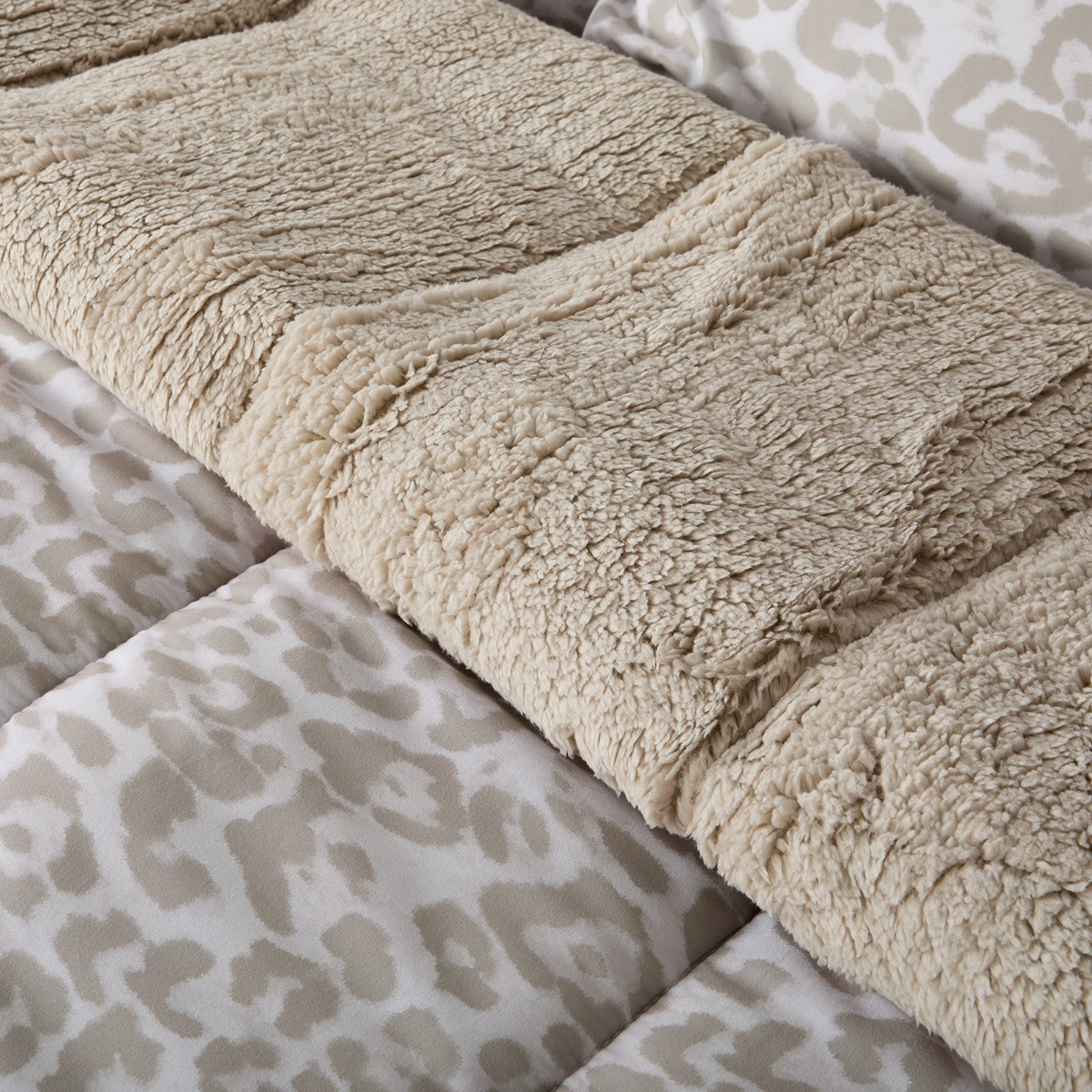 OHS Leopard Print Coverless Sherpa Fleece 10.5 Tog Duvet Set - Stone>