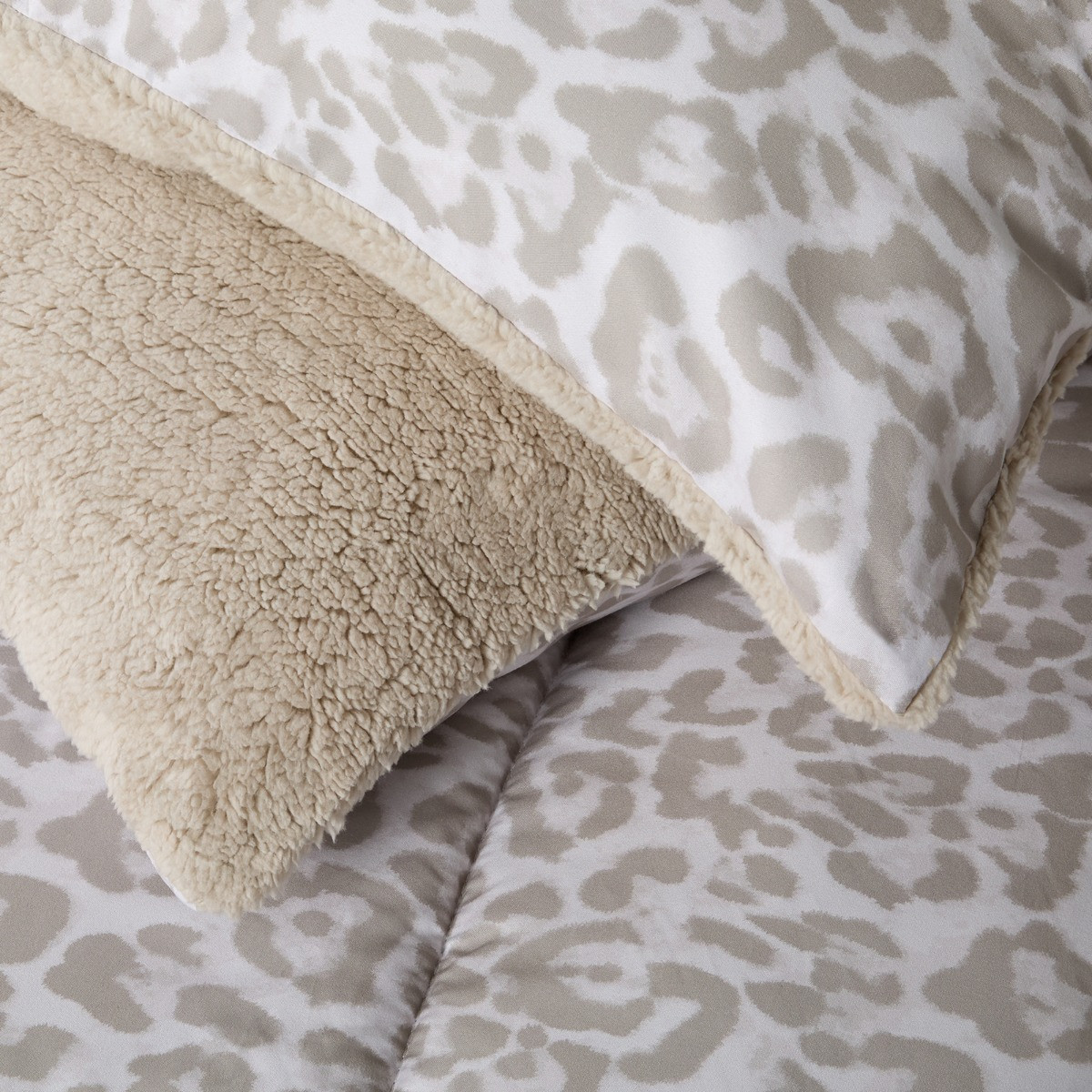 OHS Leopard Print Coverless Sherpa Fleece 10.5 Tog Duvet Set - Stone>