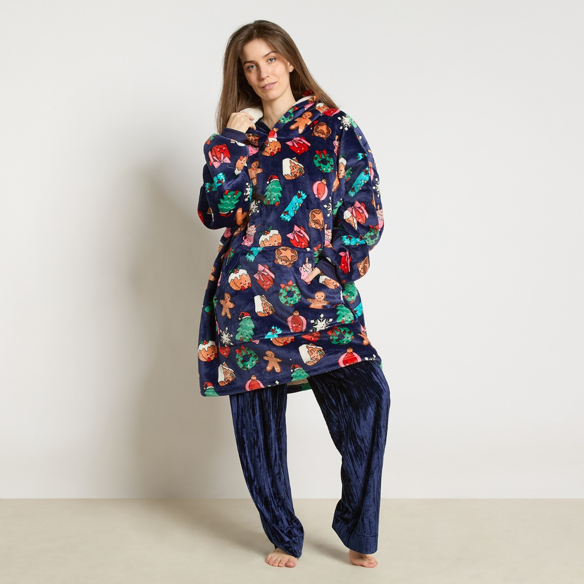 OHS Cosy Adults Christmas Sweetie Pies Print Hoodie Blanket - Navy>