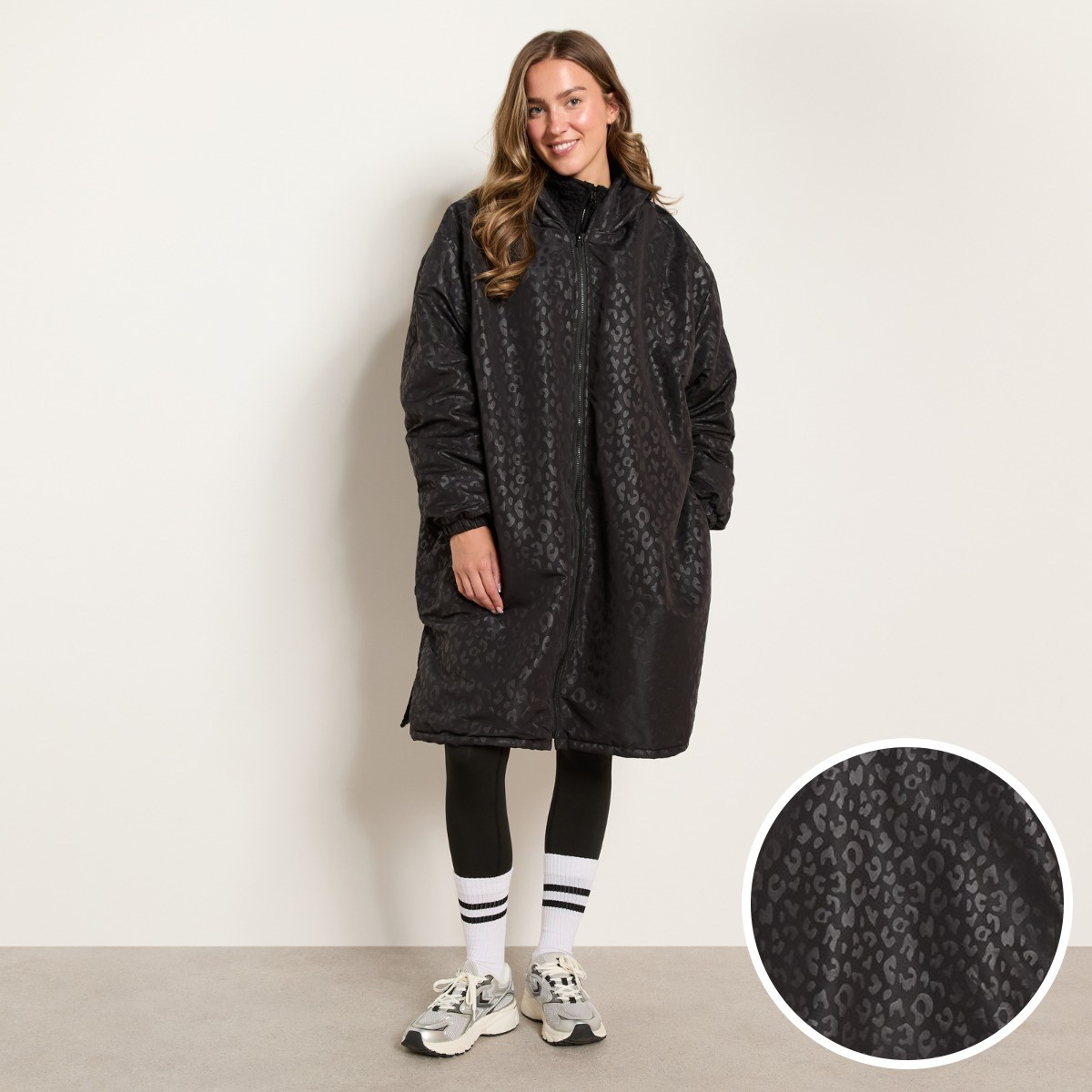 OHS Adults Water Resistant Leopard Print Sherpa Drying Robe - Black>