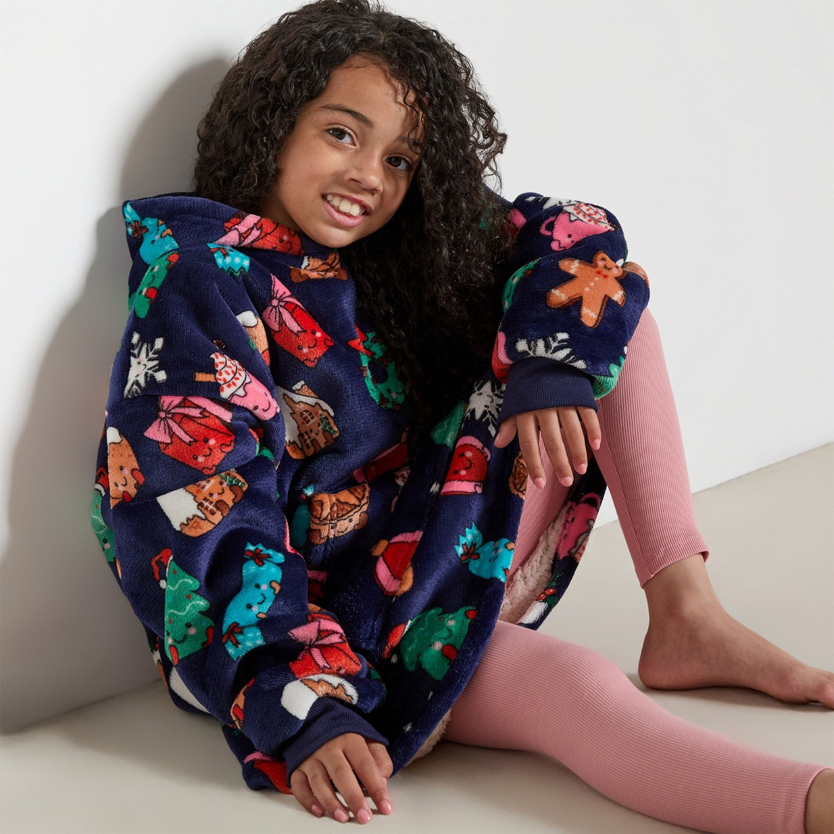 OHS Supersoft Kids Christmas Sweetie Pies Print Hoodie Blanket - Navy>