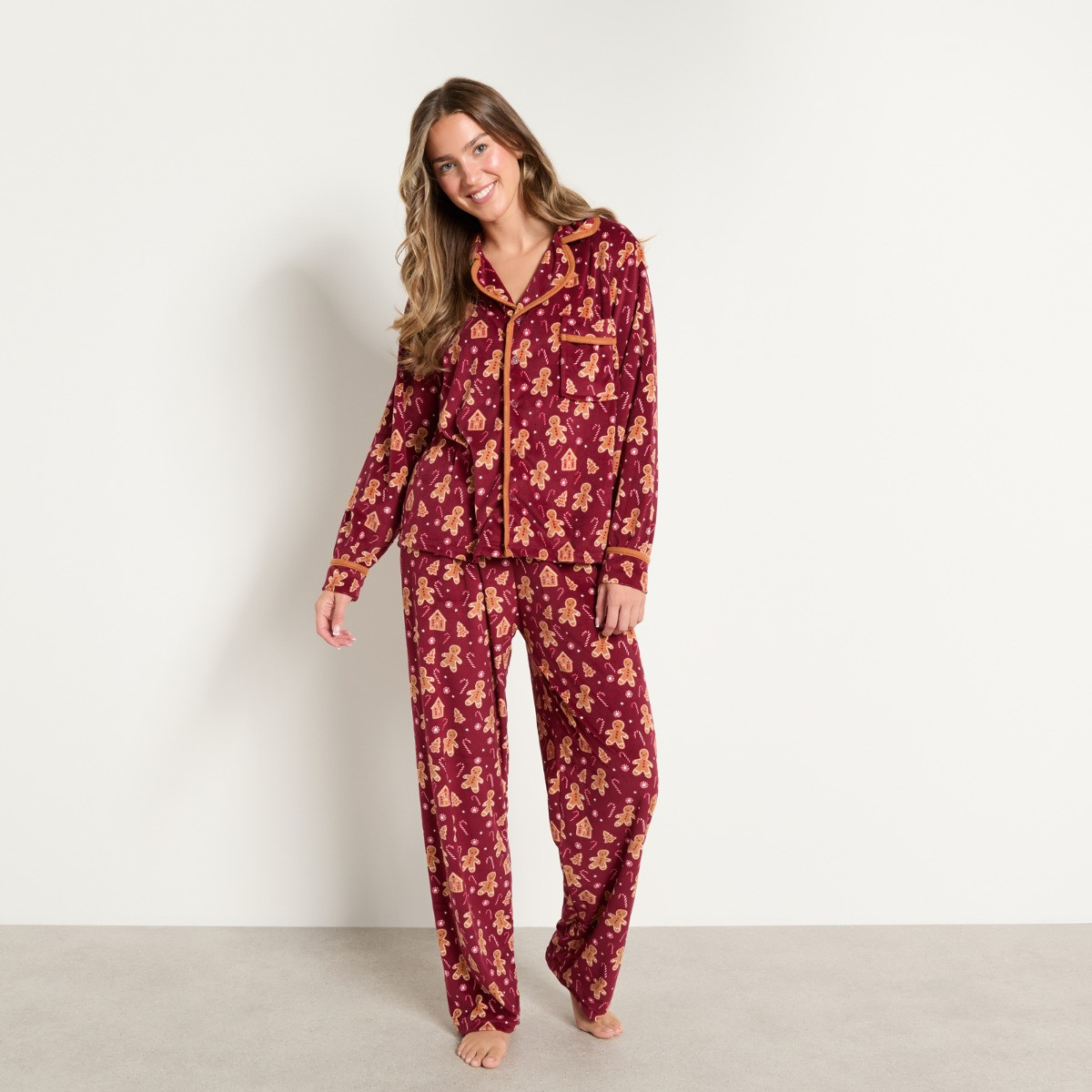 OHS Gingerbread Man Print Matte Velvet Button Through Pyjama Set - Burgundy>