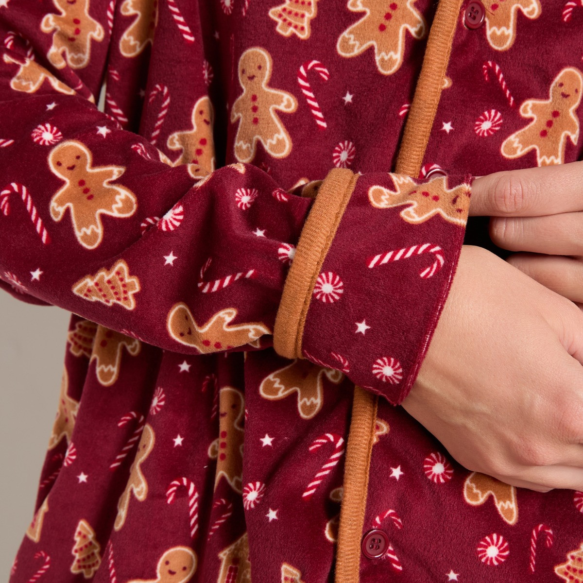 OHS Gingerbread Man Print Matte Velvet Button Through Pyjama Set - Burgundy>