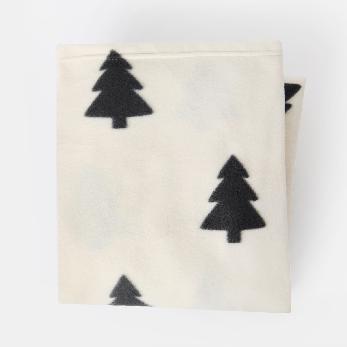 OHS Christmas Tree Print Fleece Throw - Cream>
