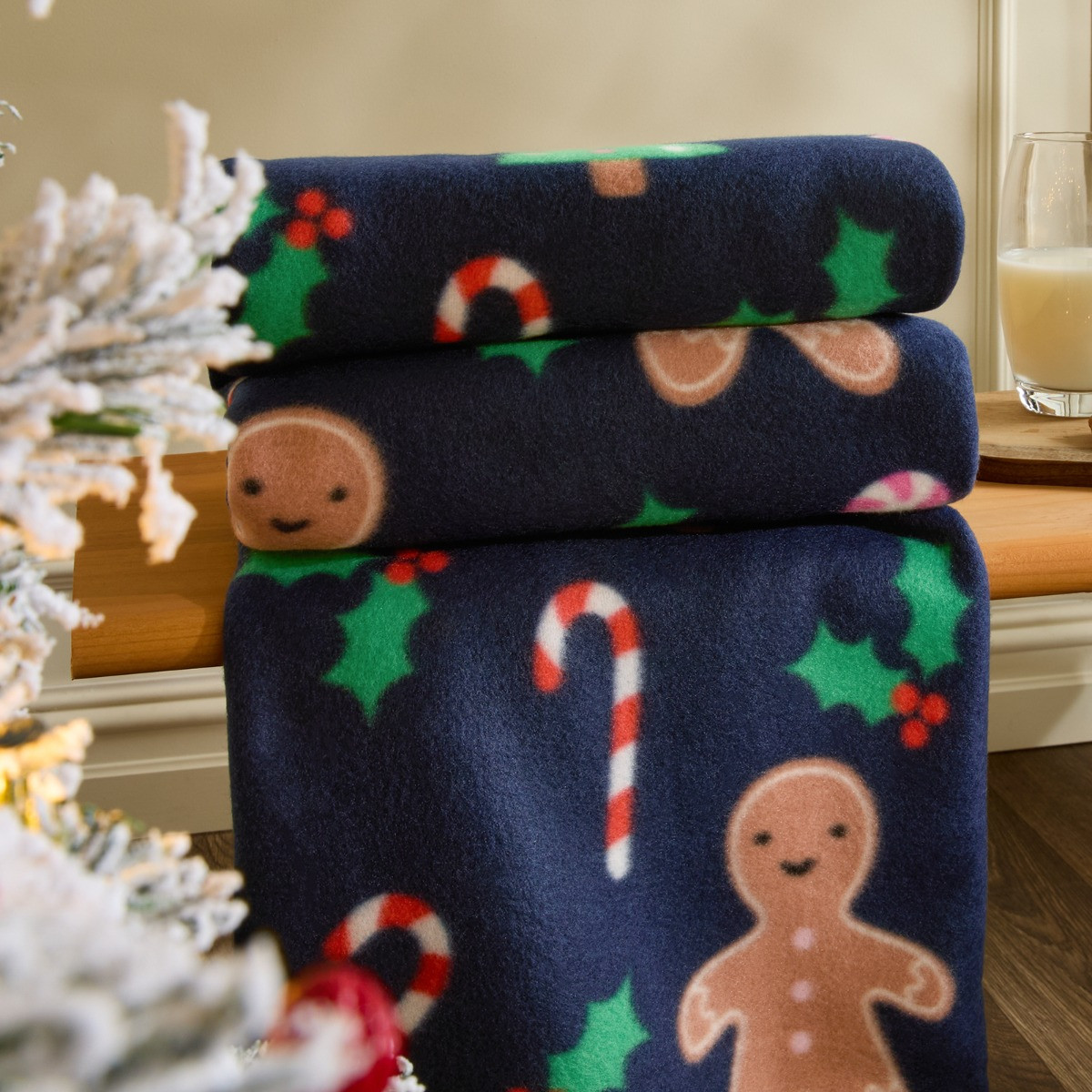 OHS Gingerbread Man Fleece Throw - Navy>
