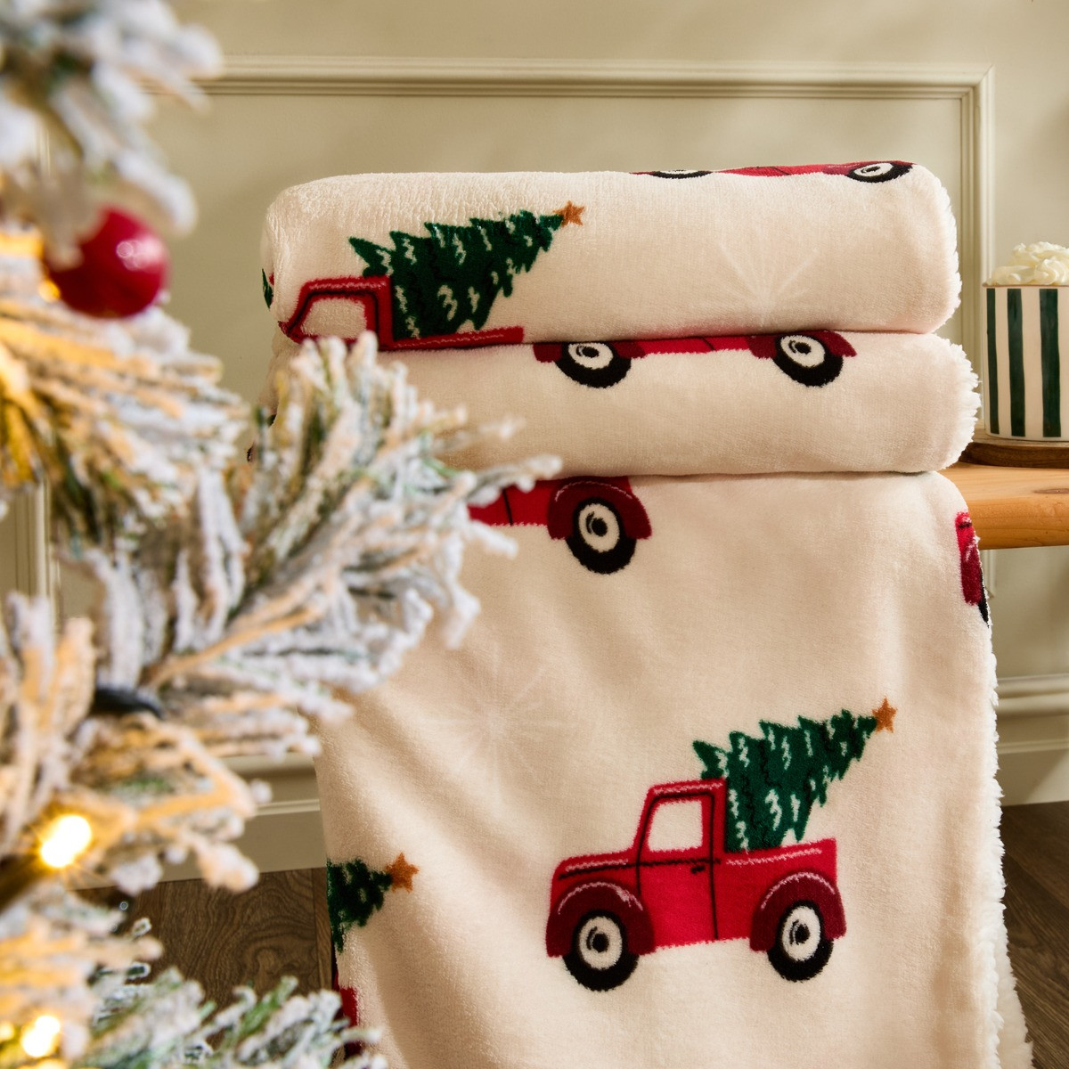 OHS Home for Christmas Printed Throw - Natural >