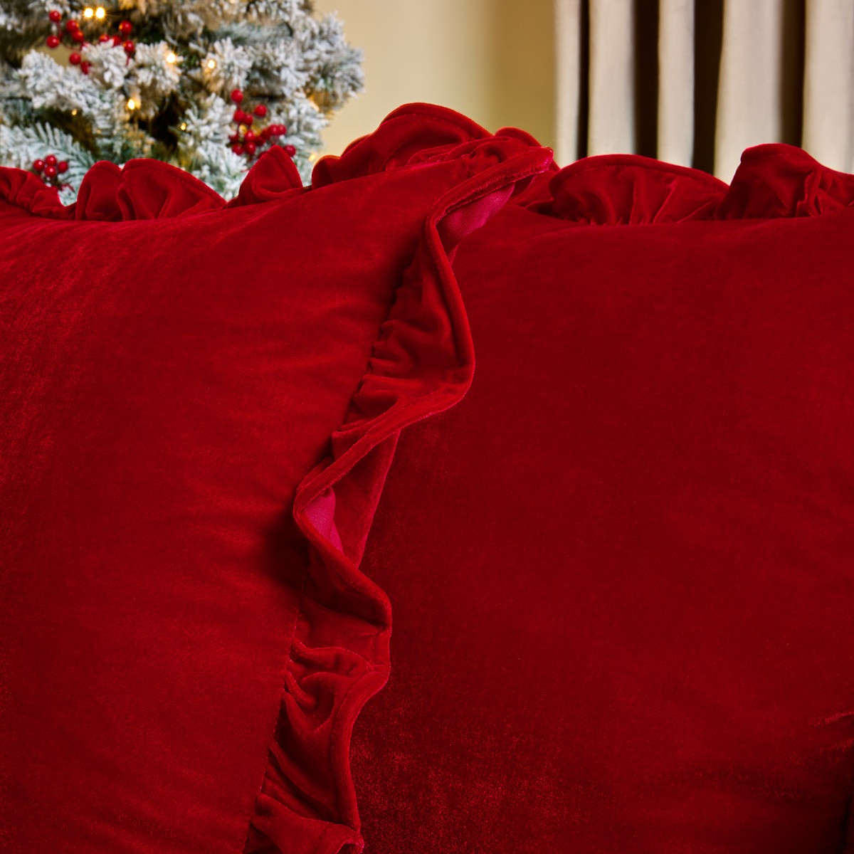 OHS Velvet Plush Cushion Cover, Red - 45 x 45cm>