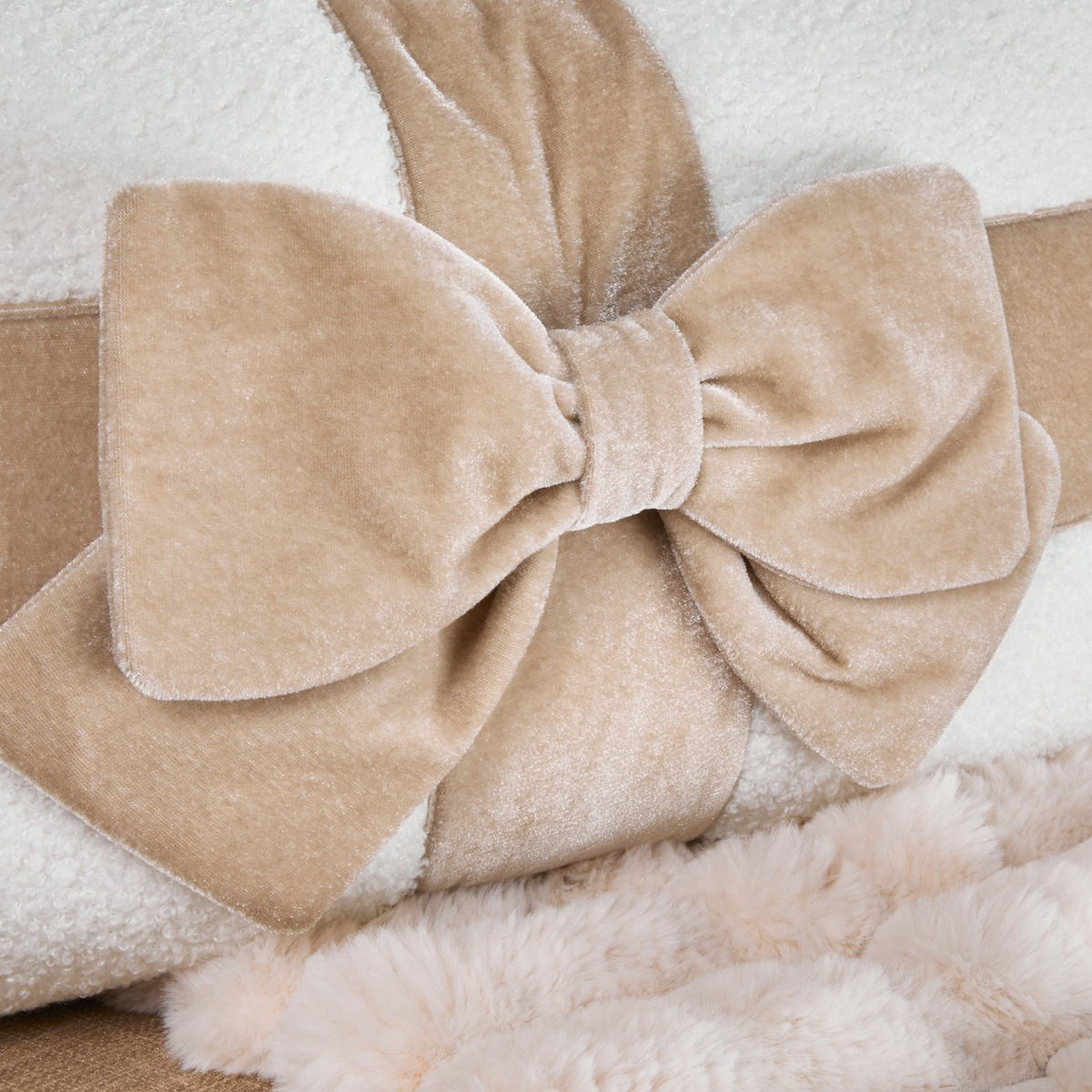 OHS Bow Wrapped Cushion - Natural/Cream>