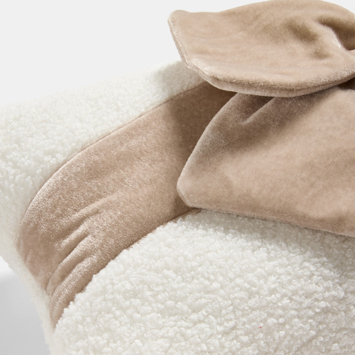 OHS Bow Wrapped Cushion - Natural/Cream>