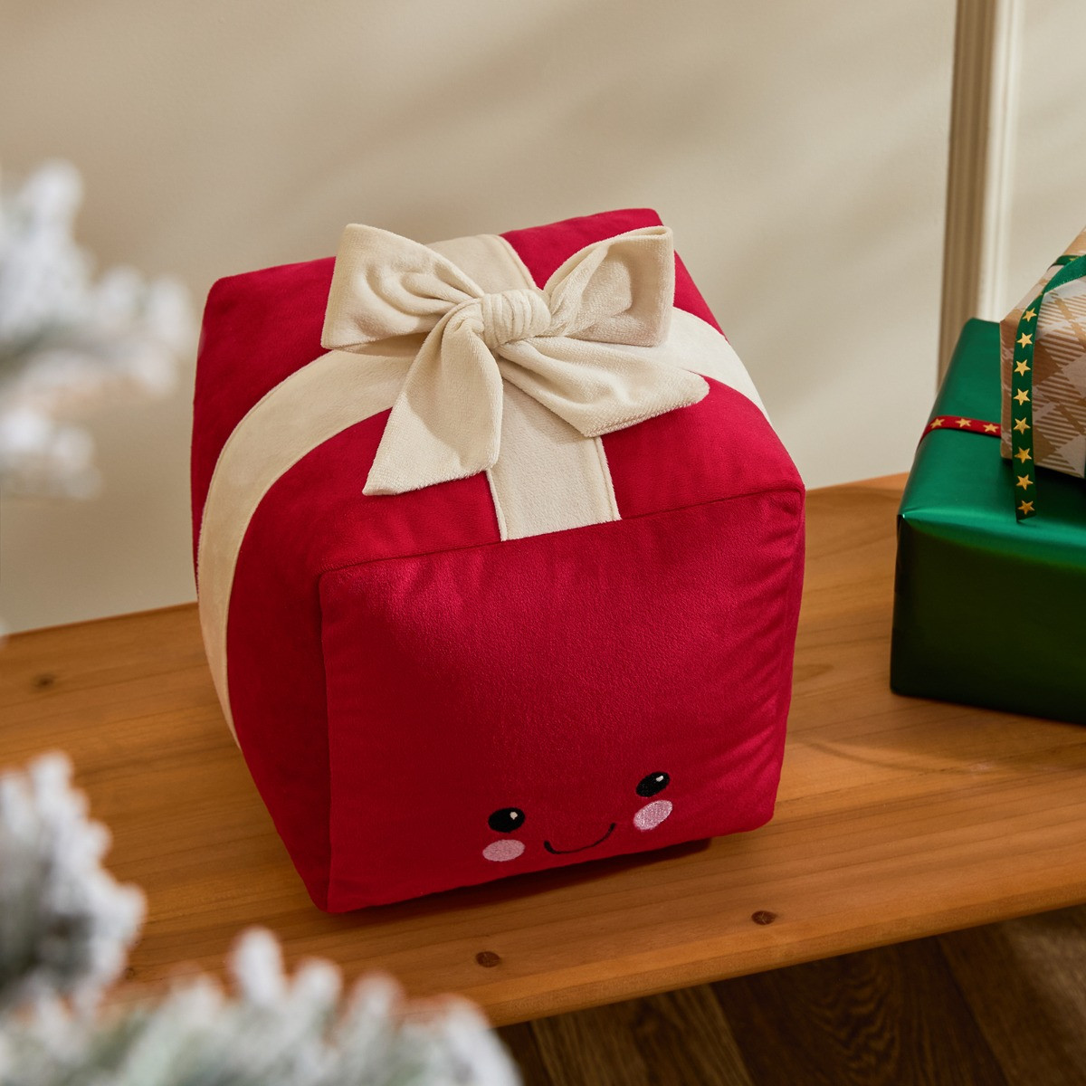 OHS Bow Present Shaped Cushion - Red/Cream>