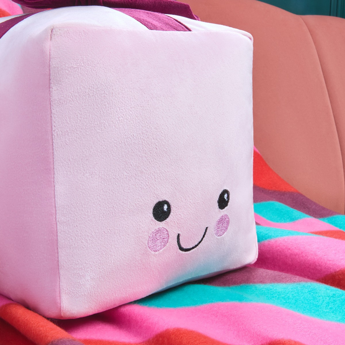 OHS Bow Present Shaped Cushion - Pink/Burgundy>