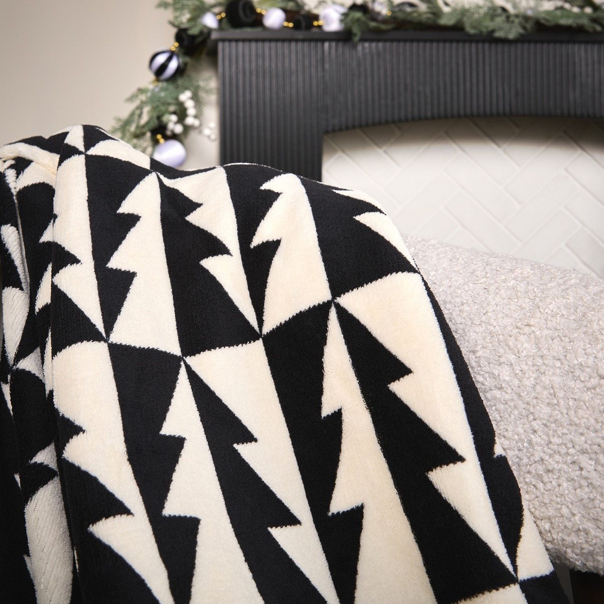 OHS Contrast Christmas Tree Print Sherpa Fleece Throw - Monochrome>