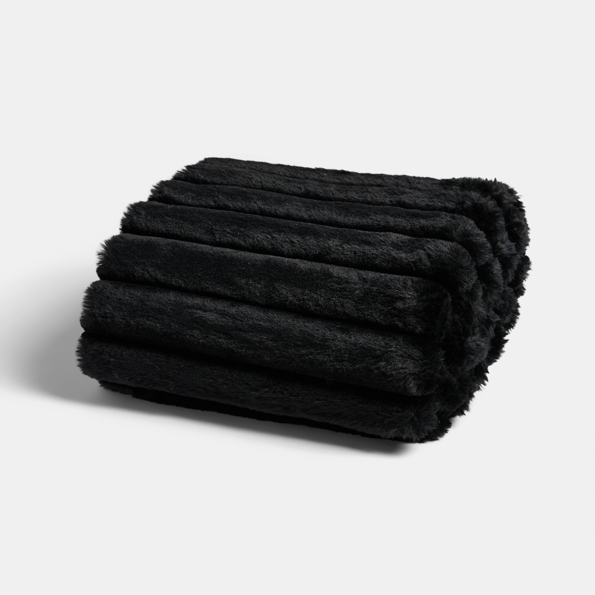 OHS Jumbo Faux Fur Ribbed Throw - Black>