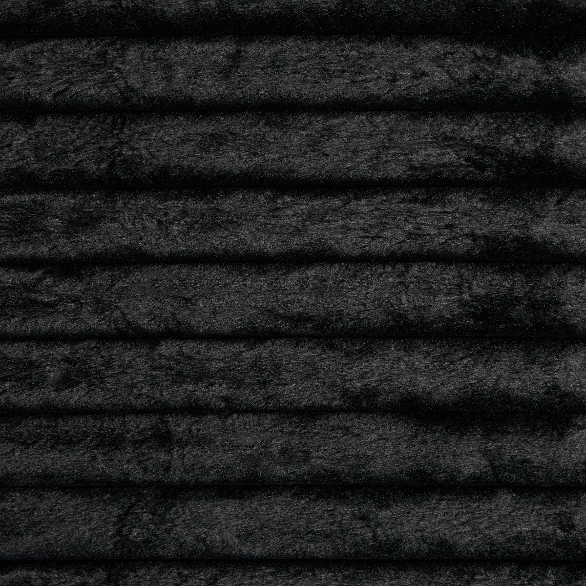 OHS Jumbo Faux Fur Ribbed Throw - Black>