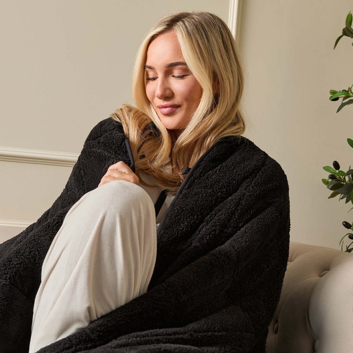 OHS Teddy Fleece Quilted Weighted Blanket - Black>