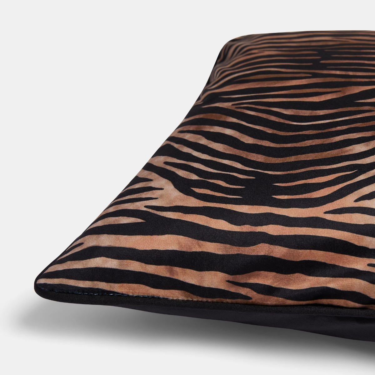 OHS Zebra Print Matte Velvet Cushion Covers - Black>