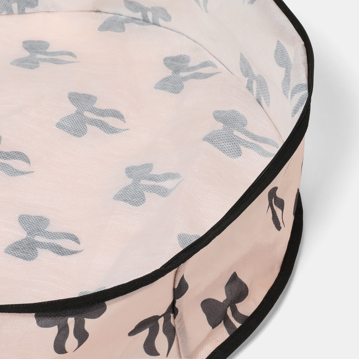 OHS Bow Print Christmas Wreath Storage Bag - Monochrome>