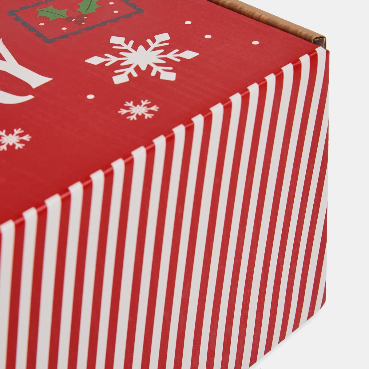 OHS Wooden Effect Christmas Eve Box - Red/Natural>
