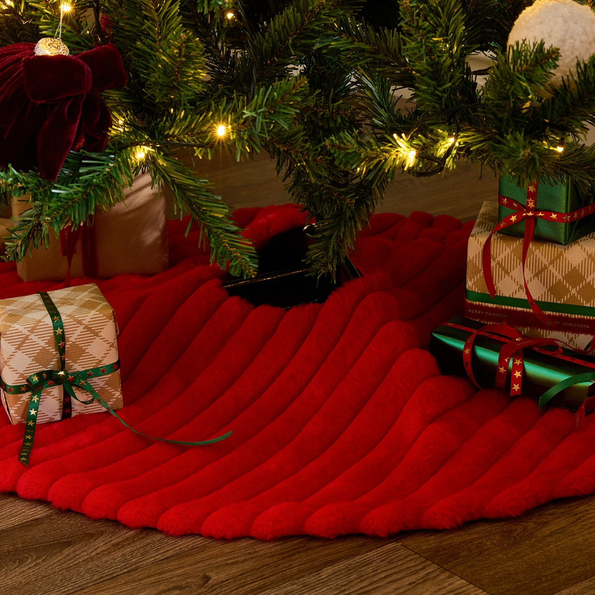 OHS Ribbed Faux Fur Christmas Tree Skirt - Red>