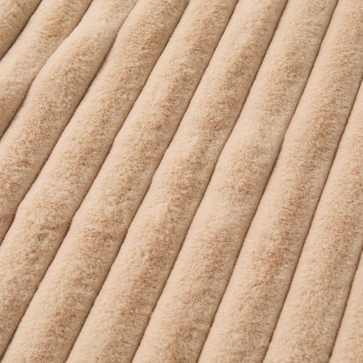 OHS Ribbed Faux Fur Christmas Tree Skirt - Natural>